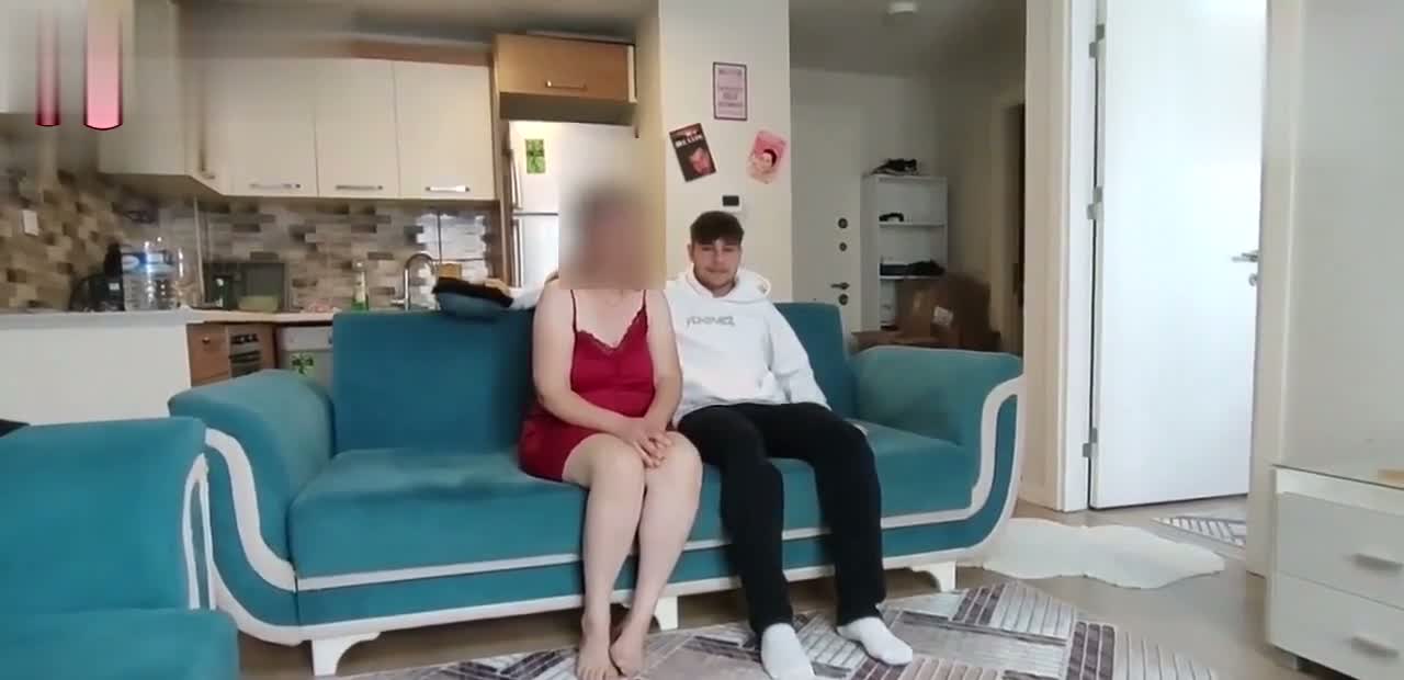 Arda ve milf Nurten’in HD pornosu