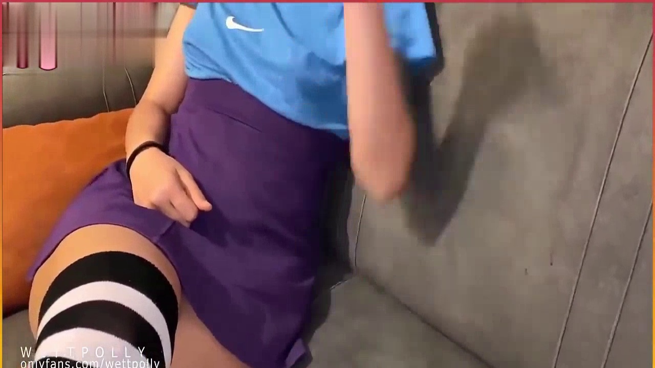 Ev kızı oral seks ile tatmin ediyor